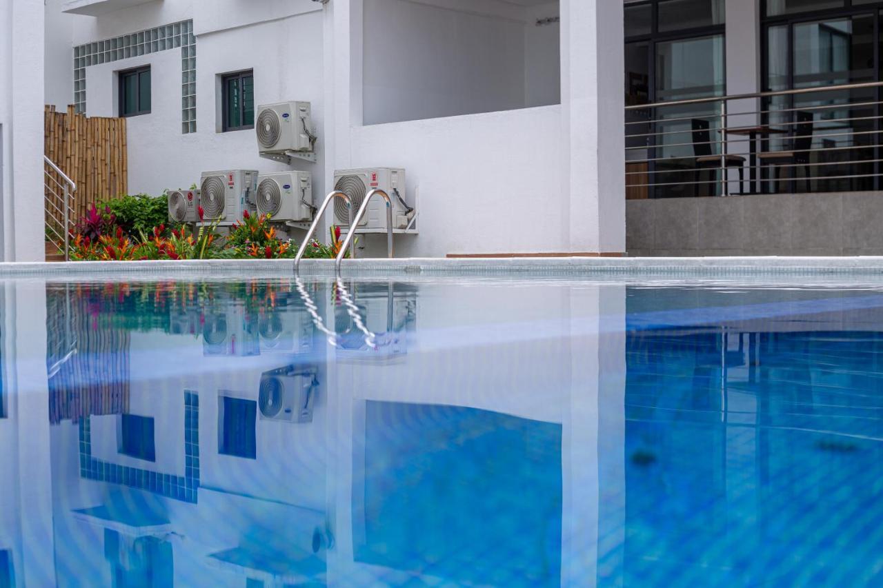 Robert'S Hotel Abidjan Exterior photo